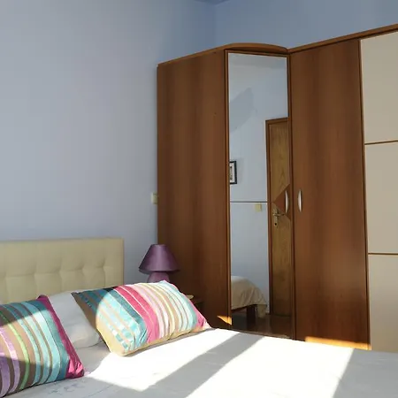 Apartment Happy